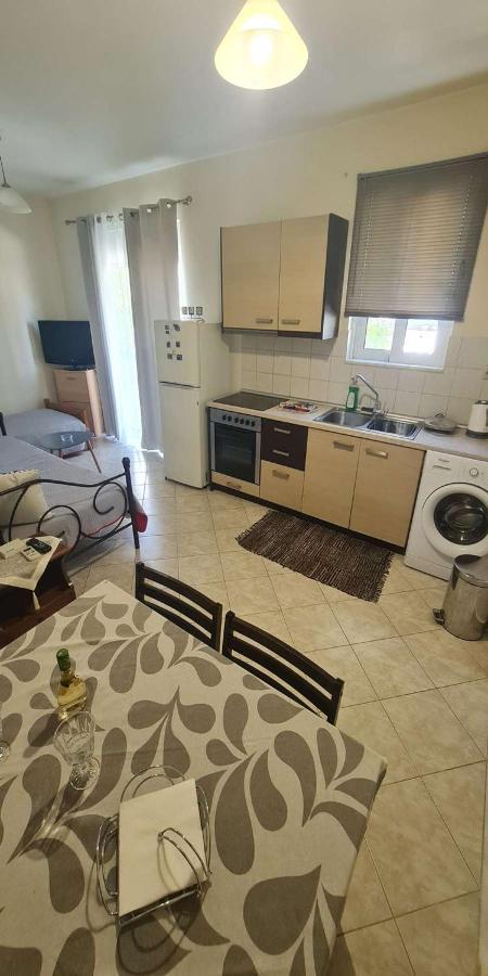 Retas Apartment เกรมาสตี ภายนอก รูปภาพ